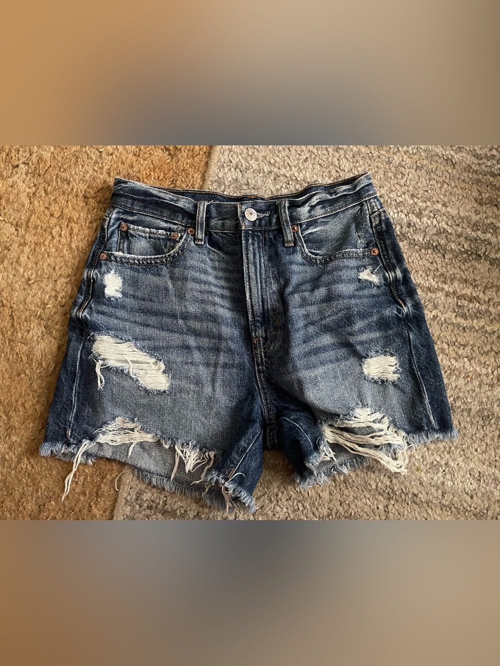 Women’s American Eagle Distressed Shorts 2